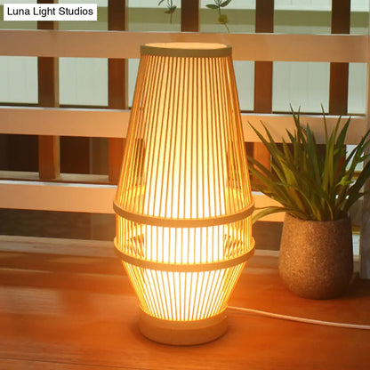 مصباح مكتب من الخيزران - على الطراز الياباني مع غطاء بيج وإضاءة داخلية أنبوبية