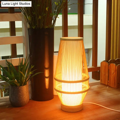 مصباح مكتب من الخيزران - على الطراز الياباني مع غطاء بيج وإضاءة داخلية أنبوبية