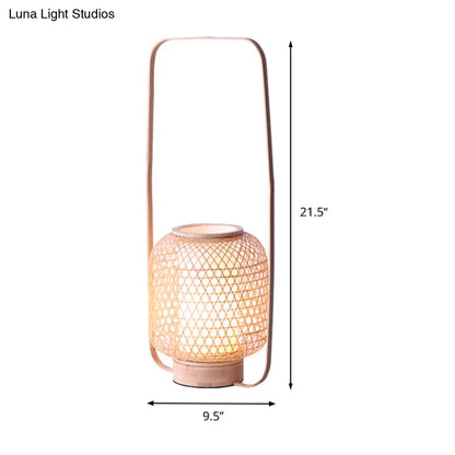 مصباح مكتبي صغير من الخيزران الملتوي يدويًا مع مقبض - بيج
