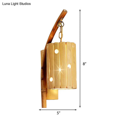 مصباح حائط من الخيزران من DecorBites™: مصباح حائط خشبي على شكل أسطوانة/منزل/إبريق شاي مع ذراع منحني