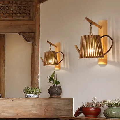 مصباح حائط من الخيزران من DecorBites™: مصباح حائط خشبي على شكل أسطوانة/منزل/إبريق شاي مع ذراع منحني