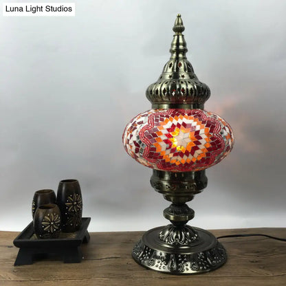 باربرا - إضاءة طاولة بوهيميا بيضاوية من الزجاج الملون، إضاءة طاولة جانبية لغرفة المعيشة برأس واحد، باللون الأبيض/الأحمر/الأصفر