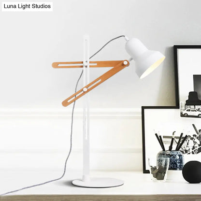 Barbara - Lámpara de mesilla de noche blanca con brazo de hierro industrial y madera