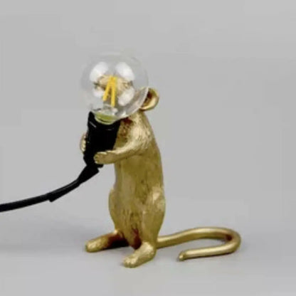 مصباح طاولة بمصباح عارٍ: مصباح ليلي بقاعدة فأر من الراتنج بضوء واحد لديكور غرفة النوم