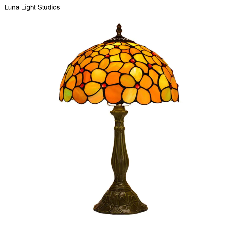 Lámpara de mesa barroca de bronce con pantalla de vitral floral - Elegante luz nocturna para sala de estar