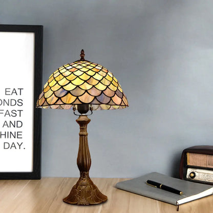 مصباح طاولة برونزي باروكي مع قبة زجاجية مقطوعة يدويًا ونقش مقياس