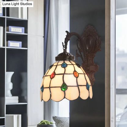 Aplique de pared barroco con cúpula de cristal tallado - Bronce con patrón de gema y brazo en espiral