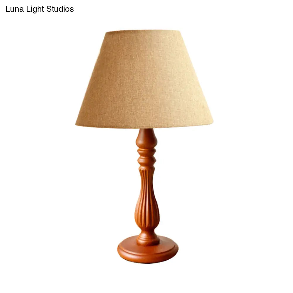 Barrel Desk Lamp with Wood Base - Traditional Fabric, White/Flaxen/Beige Design - 1 Light Reading Light for Bedroom