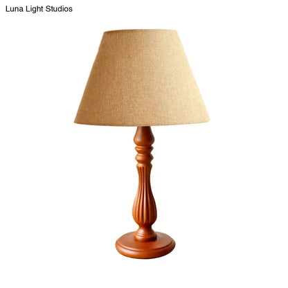 Barrel Desk Lamp with Wood Base - Traditional Fabric, White/Flaxen/Beige Design - 1 Light Reading Light for Bedroom