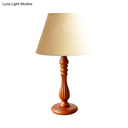 Barrel Desk Lamp with Wood Base - Traditional Fabric, White/Flaxen/Beige Design - 1 Light Reading Light for Bedroom