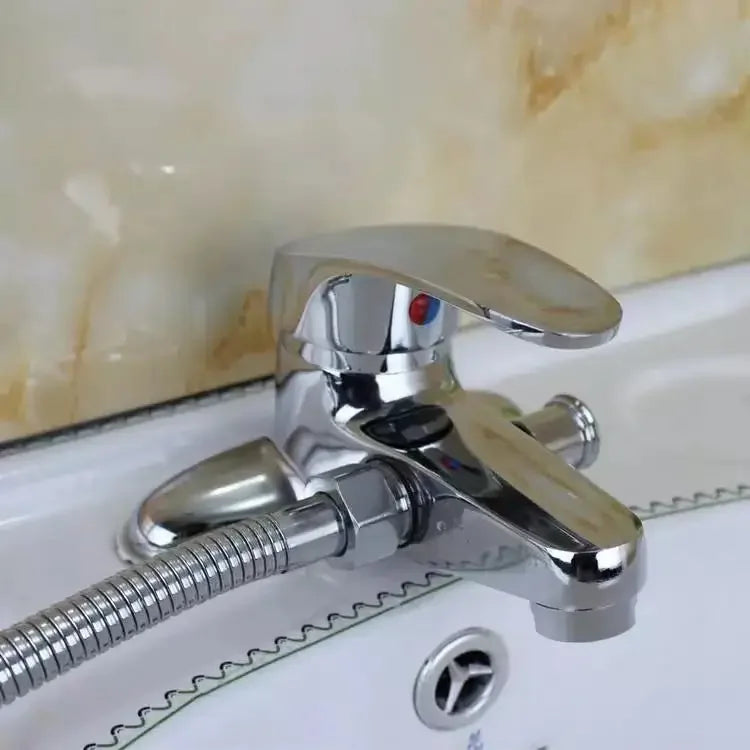 Chrome-finished deck mounted bathroom mixer faucet with single handle, flexible hose, and red blue temperature indicator