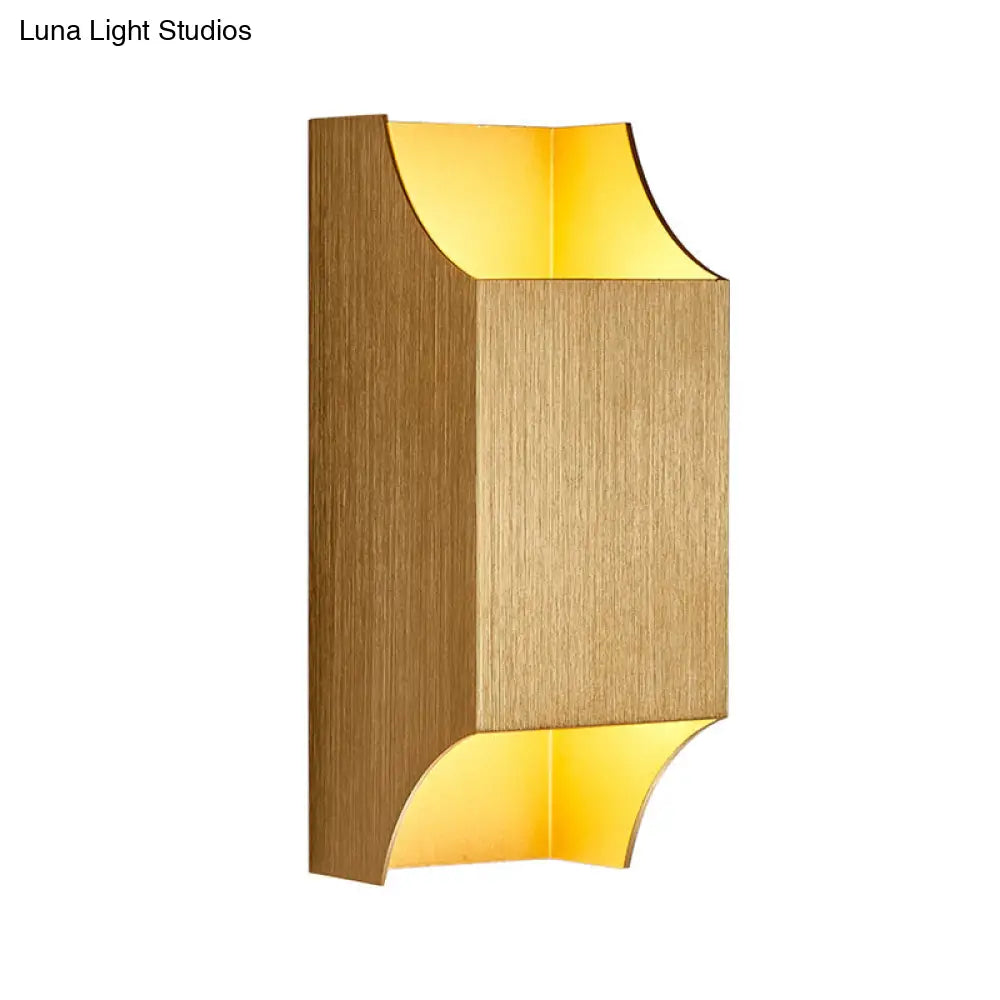 Aplique de pared LED DecorBites™ para dormitorio, con luz ascendente y descendente, 1 luz y pantalla geométrica metálica, en negro, gris y blanco.