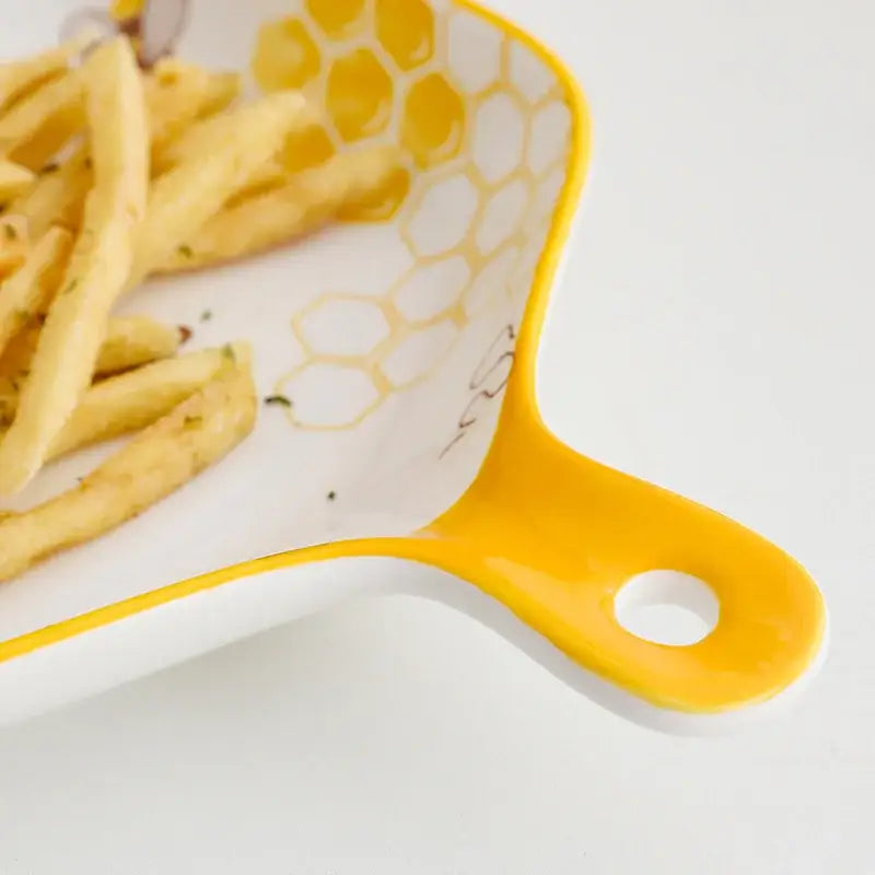 Bee ceramic plate white and yellow ceramic plate with honeycomb pattern inside and honeycomb handle kitchen tray