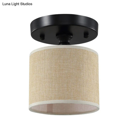 Lámpara de techo semiempotrada DecorBites™ color beige con diseño sencillo de una sola bombilla