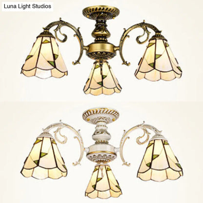 Lámpara de techo semiempotrada DecorBites™ de cristal beige con 3 luces en blanco/latón antiguo para comedor