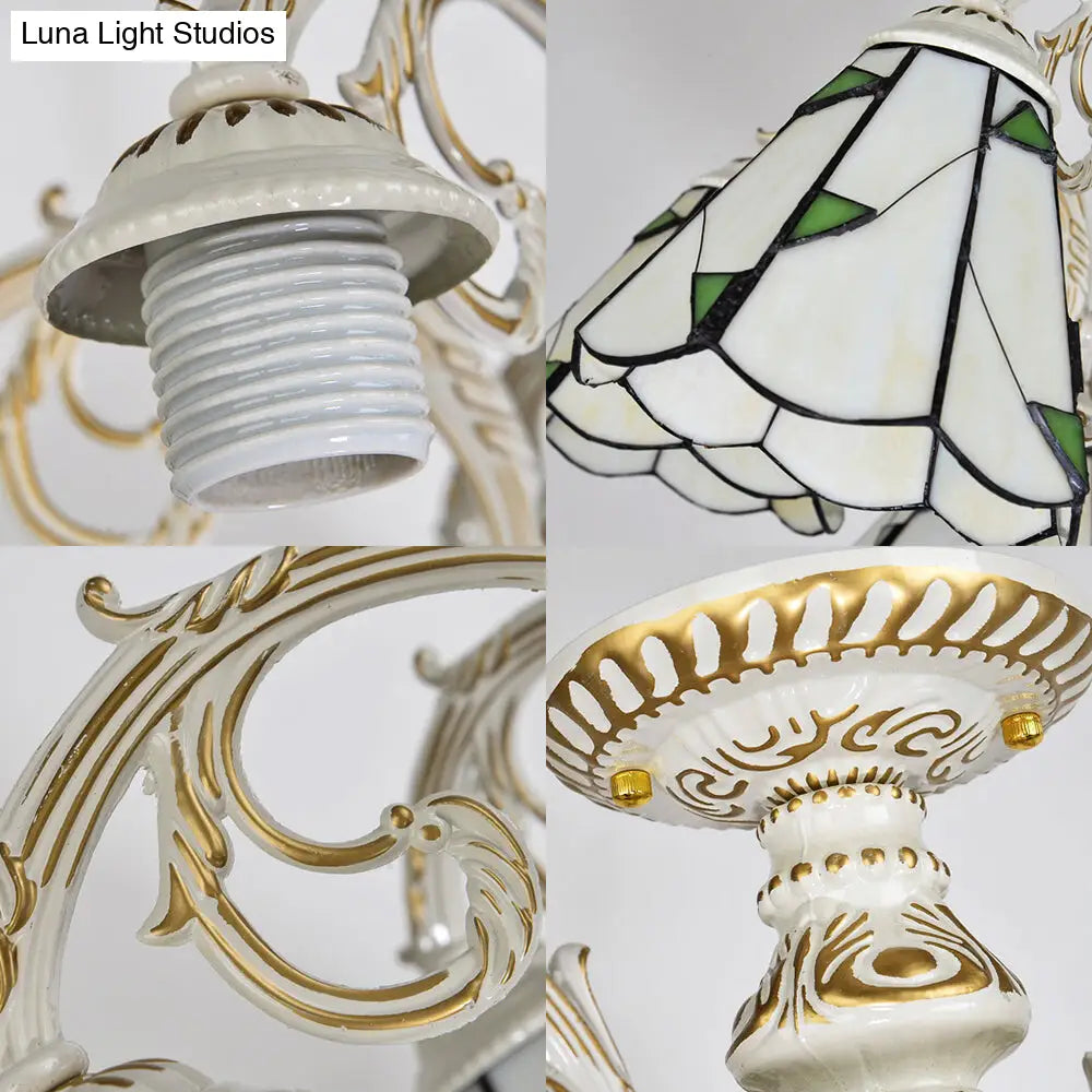 Lámpara de techo semiempotrada DecorBites™ de cristal beige con 3 luces en blanco/latón antiguo para comedor