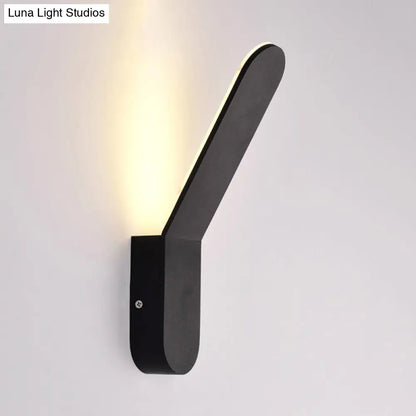 Aplique de pared DecorBites™ Bend - Aplique nórdico de metal blanco y negro para pasillo - Forma ovalada, iluminación LED blanca cálida