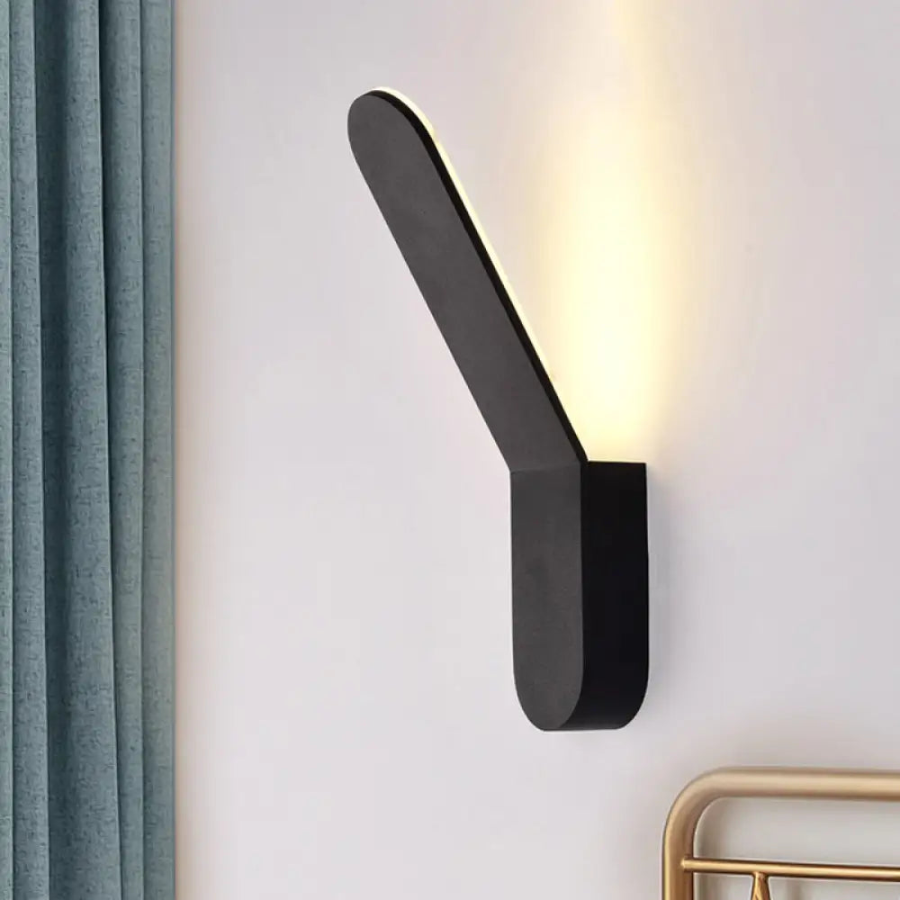 Aplique de pared DecorBites™ Bend - Aplique nórdico de metal blanco y negro para pasillo - Forma ovalada, iluminación LED blanca cálida