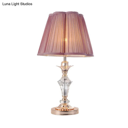Benetnasch - 1-Head Pink Crystal Bedroom Desk Lamp with Scalloped Shade