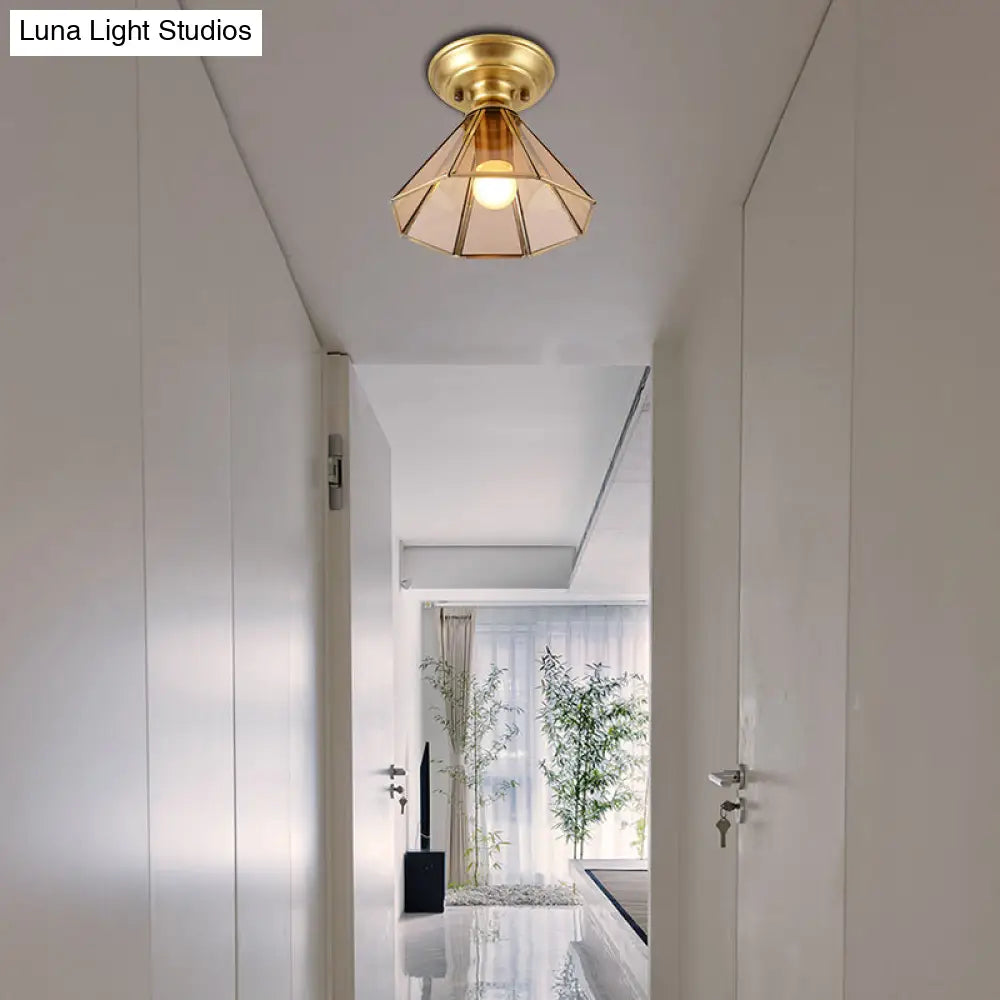 Lámpara de techo empotrada DecorBites™ con cristal biselado y diseño de cono de latón colonial