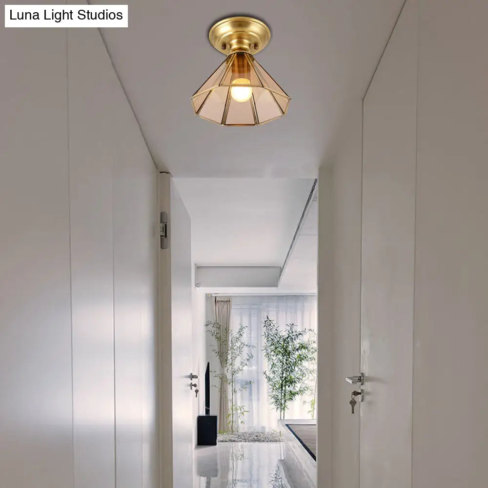 Lámpara de techo empotrada DecorBites™ con cristal biselado y diseño de cono de latón colonial