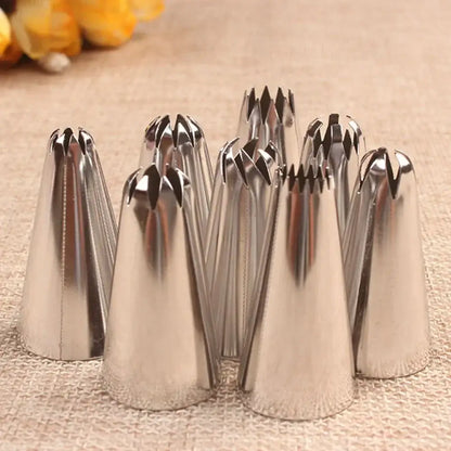 Set of stainless steel big size russian pastry nozzles with star shaped decorative tips for cake decorating by decorbites