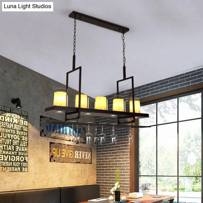 وحدة إضاءة جزيرة DecorBites™ سوداء بثلاثة مصابيح ونصف مع قلادة أسطوانية من الزجاج الشفاف لغرفة الطعام - طراز تقليدي