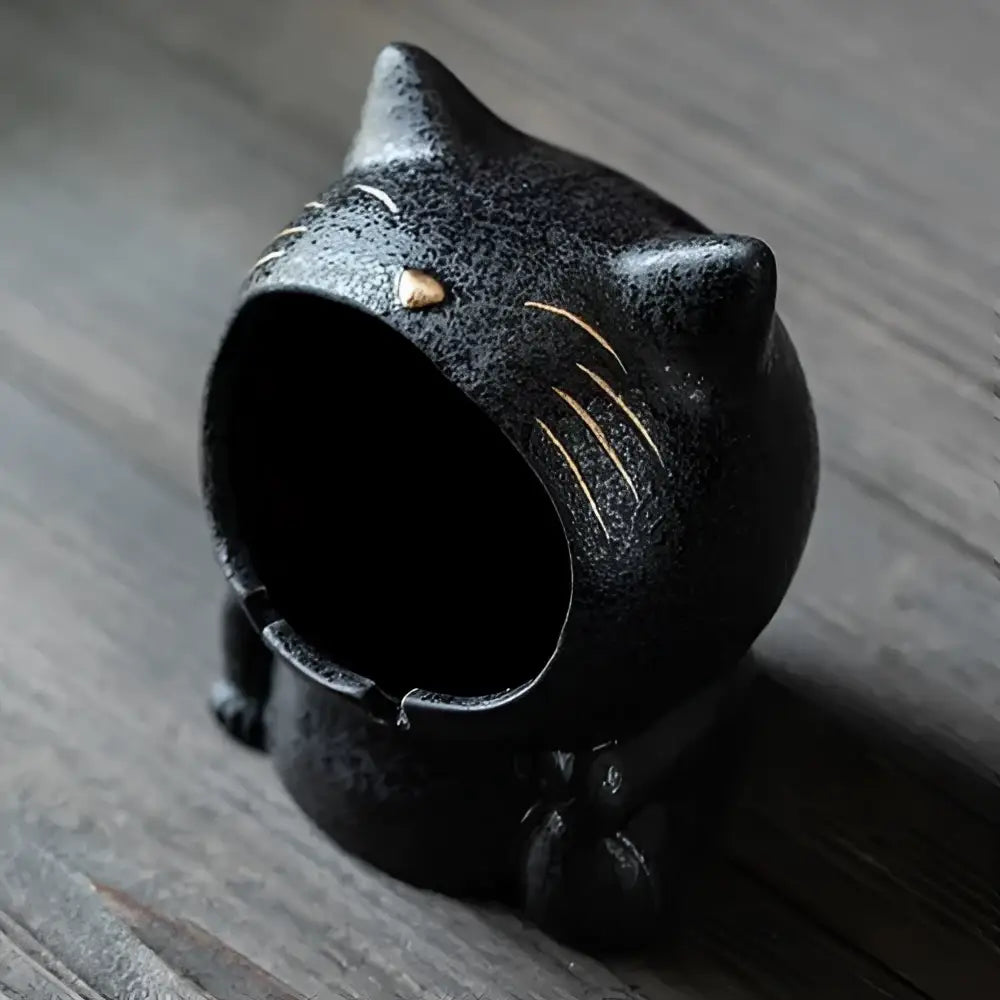 Black cartoon cat ceramic ashtray with gold whiskers and large capacity decorbites cartoon cat for living room decor