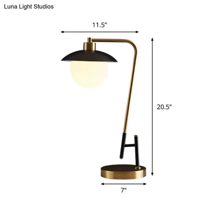 Lámpara de mesa globo de cristal opalino negro y dorado - Lámpara de noche posmoderna con pantalla en forma de cúpula