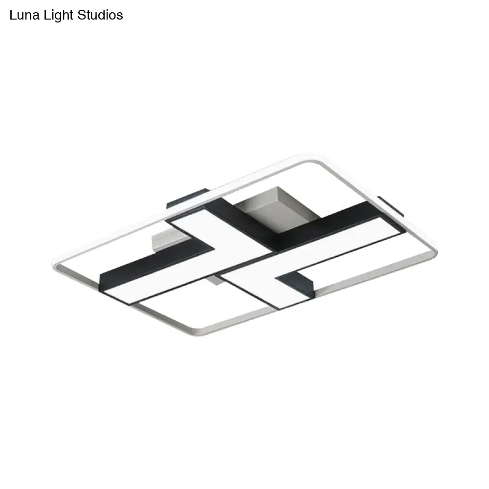 وحدة إضاءة LED سوداء على شكل حرف L من DecorBites™ مثبتة في السقف لغرفة الدراسة، باللون الأبيض الدافئ، بعرض 19 بوصة/24.5 بوصة/31.5 بوصة