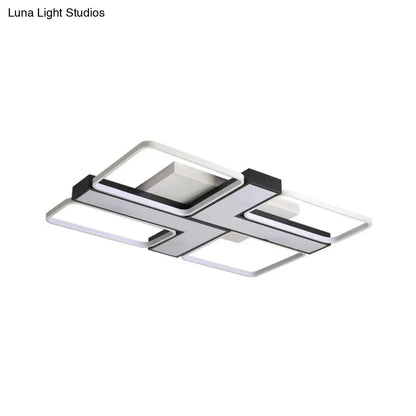 وحدة إضاءة LED سوداء على شكل حرف L من DecorBites™ مثبتة في السقف لغرفة الدراسة، باللون الأبيض الدافئ، بعرض 19 بوصة/24.5 بوصة/31.5 بوصة