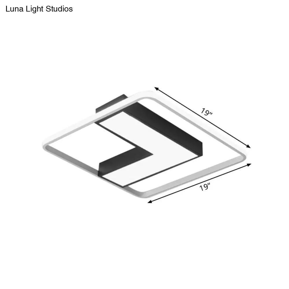 وحدة إضاءة LED سوداء على شكل حرف L من DecorBites™ مثبتة في السقف لغرفة الدراسة، باللون الأبيض الدافئ، بعرض 19 بوصة/24.5 بوصة/31.5 بوصة