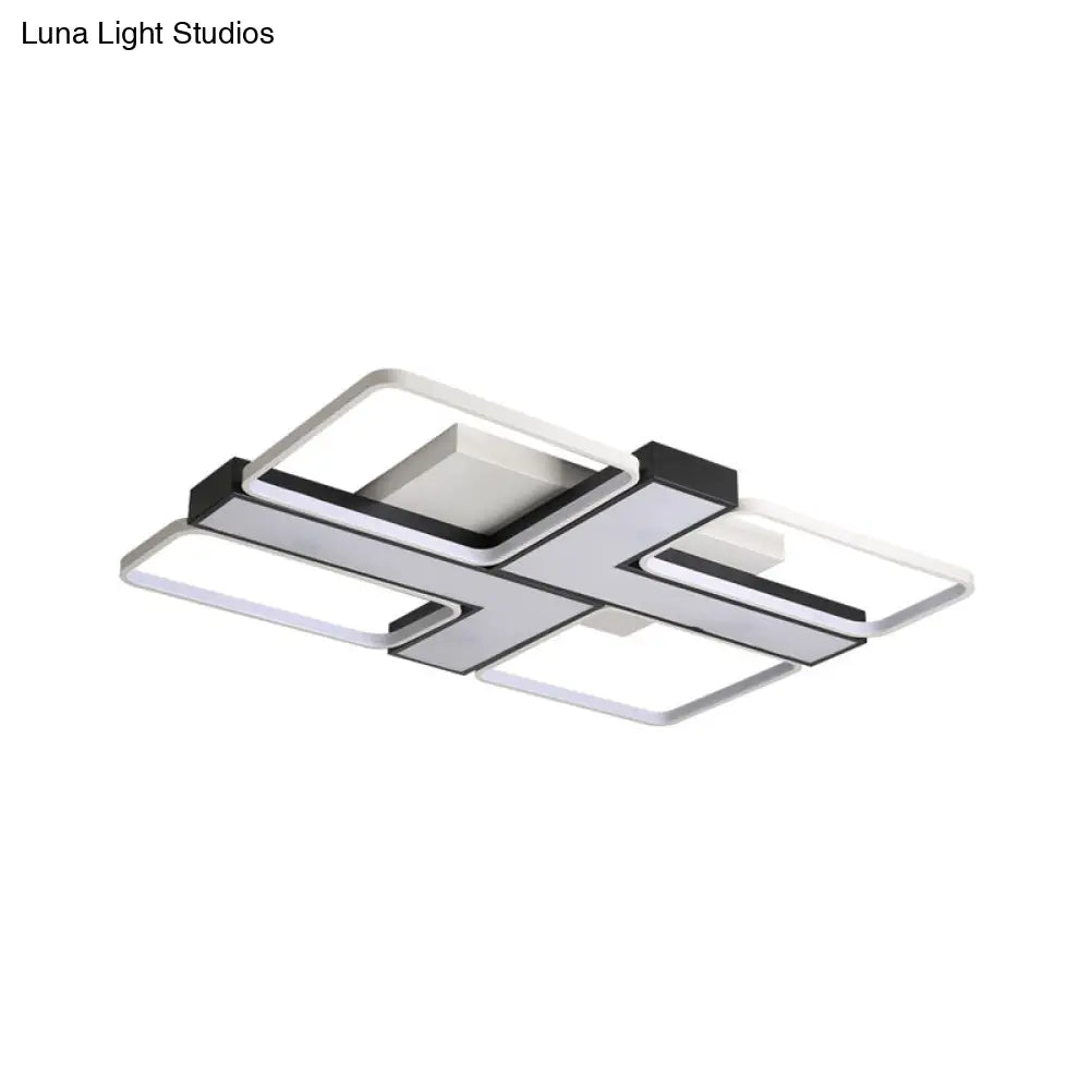 وحدة إضاءة LED سوداء على شكل حرف L من DecorBites™ مثبتة في السقف لغرفة الدراسة، باللون الأبيض الدافئ، بعرض 19 بوصة/24.5 بوصة/31.5 بوصة