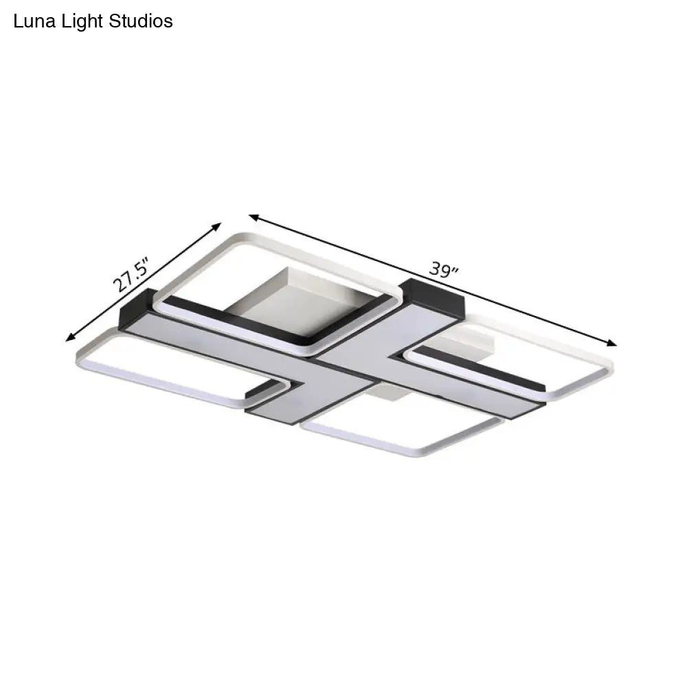 وحدة إضاءة LED سوداء على شكل حرف L من DecorBites™ مثبتة في السقف لغرفة الدراسة، باللون الأبيض الدافئ، بعرض 19 بوصة/24.5 بوصة/31.5 بوصة