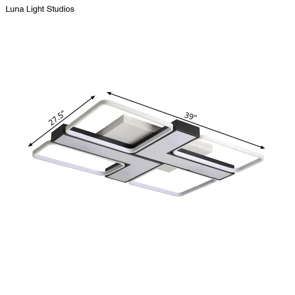 وحدة إضاءة LED سوداء على شكل حرف L من DecorBites™ مثبتة في السقف لغرفة الدراسة، باللون الأبيض الدافئ، بعرض 19 بوصة/24.5 بوصة/31.5 بوصة