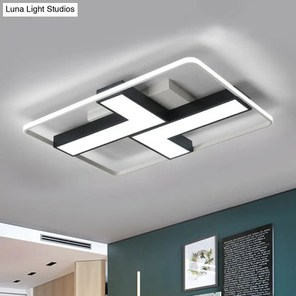 وحدة إضاءة LED سوداء على شكل حرف L من DecorBites™ مثبتة في السقف لغرفة الدراسة، باللون الأبيض الدافئ، بعرض 19 بوصة/24.5 بوصة/31.5 بوصة