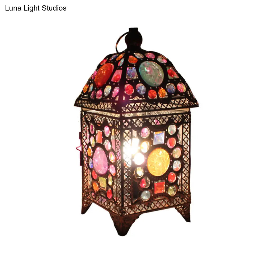 Lámpara de mesilla de noche tipo farol de metal negro para un ambiente acogedor en la sala de estar