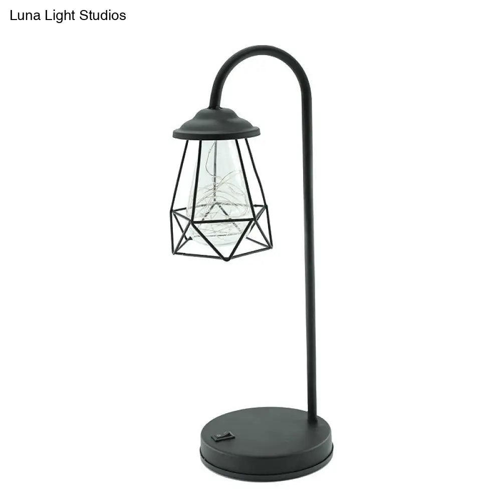 Lámpara de mesa LED de cuello de cisne de metal negro con jaula de alambre de estilo retro