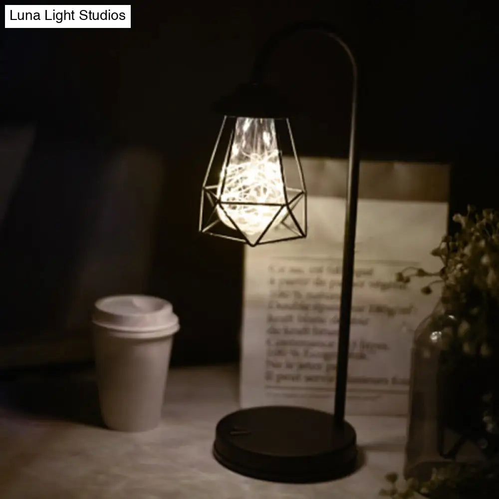 Lámpara de mesa LED de cuello de cisne de metal negro con jaula de alambre de estilo retro