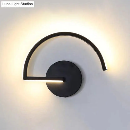 DecorBites™ Black Metal LED Wall Sconce with Minimalist Half-Circle Design - Warm/White Light, Open Concept