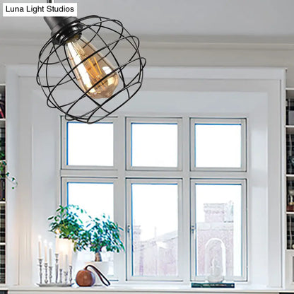 وحدة إضاءة سقف دوارة معدنية سوداء من DecorBites™ للمطاعم - تصميم قفص شبه مسطح صناعي مع رؤوس 1/2/3