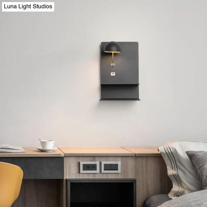 وحدة إضاءة LED حديثة مثبتة على الحائط من DecorBites™ باللون الأسود المعدني لغرفة المعيشة