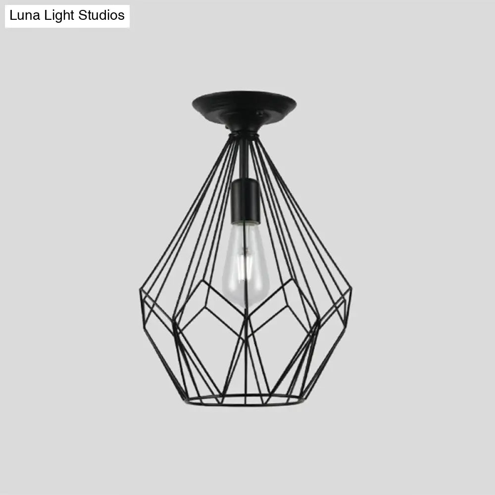 وحدة إضاءة سقف DecorBites™‎ سوداء معدنية على شكل قفص ماسي للممر - طراز صناعي علوي، قريبة من إضاءة السقف
