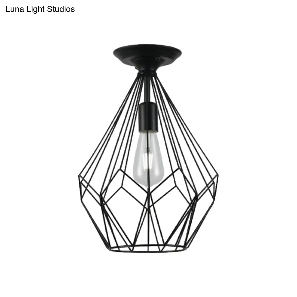 وحدة إضاءة سقف DecorBites™‎ سوداء معدنية على شكل قفص ماسي للممر - طراز صناعي علوي، قريبة من إضاءة السقف