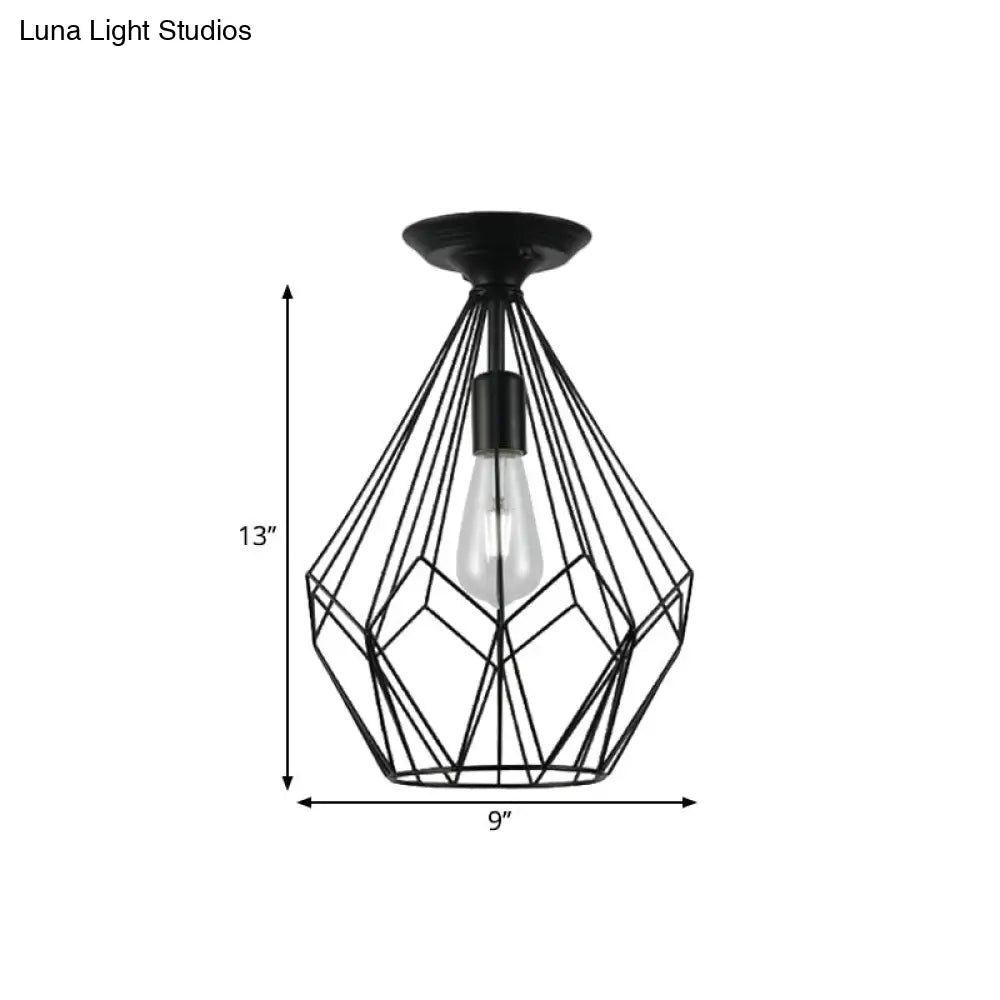 وحدة إضاءة سقف DecorBites™‎ سوداء معدنية على شكل قفص ماسي للممر - طراز صناعي علوي، قريبة من إضاءة السقف