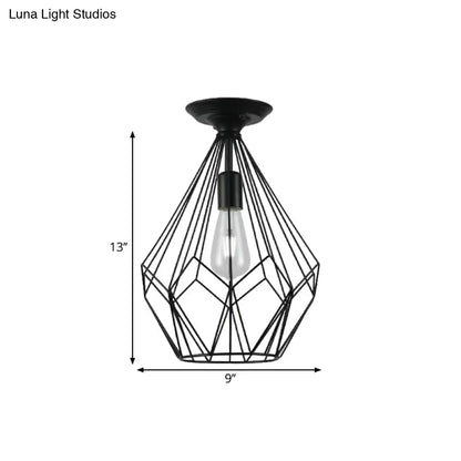 وحدة إضاءة سقف DecorBites™‎ سوداء معدنية على شكل قفص ماسي للممر - طراز صناعي علوي، قريبة من إضاءة السقف