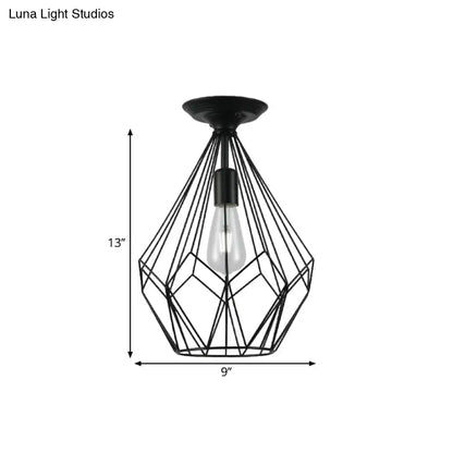 وحدة إضاءة سقف DecorBites™‎ سوداء معدنية على شكل قفص ماسي للممر - طراز صناعي علوي، قريبة من إضاءة السقف