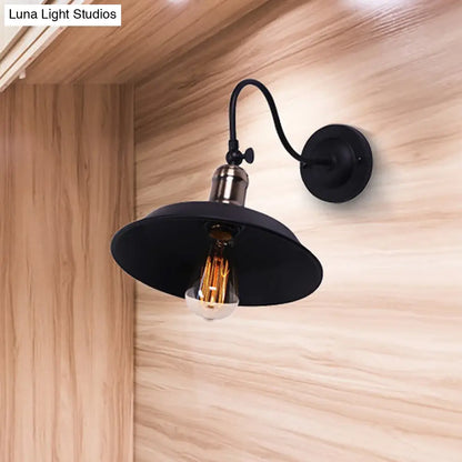 Lámpara de pared DecorBites™ estilo granero rústico, color negro metálico, con brazo flexible para balcón