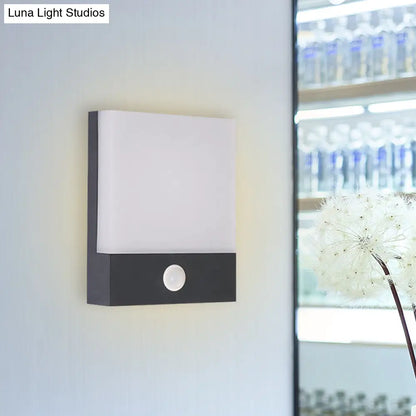 Aplique de pared LED DecorBites™ negro metálico: Lámpara de esquina moderna con tecnología de inducción