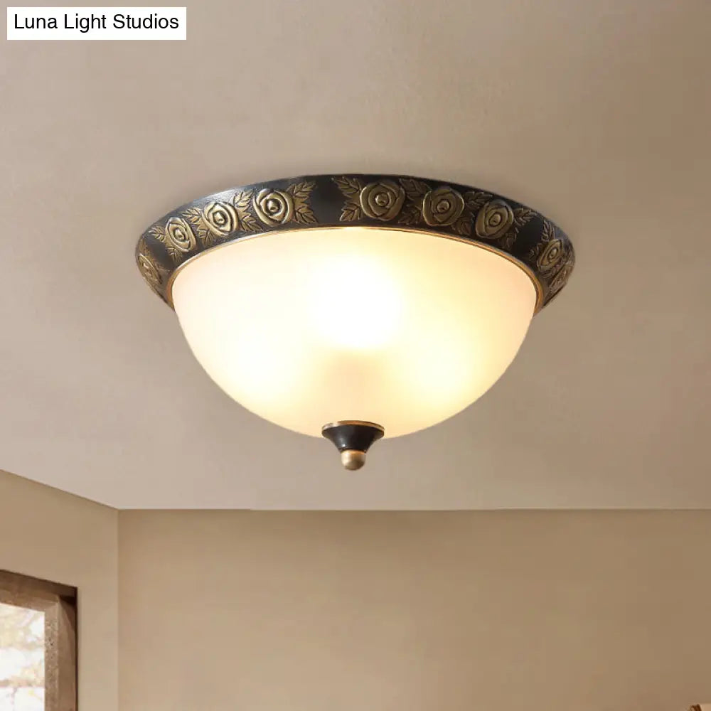 Lámpara de techo DecorBites™ de cristal opalino negro con adorno de hojas/flores - Montaje empotrado tradicional de 3 luces